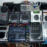 Parte 2 dos equipamentos do lado direito do estúdio do Xtreme DJ